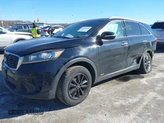 2019 Kia Sorento LX z VIN 5XYPGDA36KG520937, wystawiony jako IAAI lot #41420266 z przebiegiem 97 372 mil mil oraz . Historia ofert i sprzedaży dostępna na DreamBid. Obrazek 2.