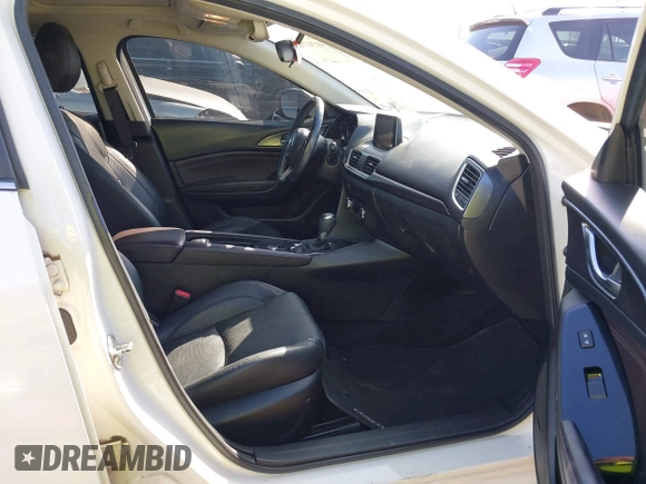 2017 Mazda 3 Grand Touring z VIN 3MZBN1W34HM139393, wystawiony jako IAAI lot #41747788 z przebiegiem 137 275 mil mil oraz . Historia ofert i sprzedaży dostępna na DreamBid. Obrazek 5.