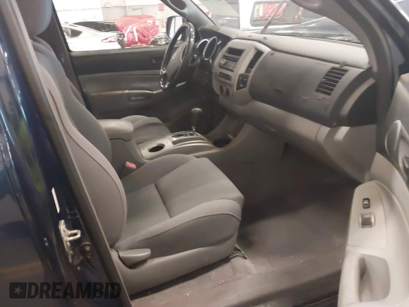 2006 Toyota Tacoma with VIN 5TEUU42N06Z265256, listed as a IAAI auction lot 41371660 with 153,557 mi miles. Bid and sale history available at carsss.com. Image 5.