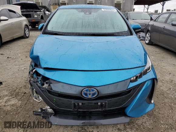 2020 Toyota Prius LE with VIN JTDKARFP3L3137757, listed as a Copart auction lot 55695845 with 189,195 mi miles and Salvage Title. Bid and sale history available at DreamBid. Image 5.