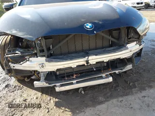 2020 BMW M8 z VIN WBSAE0C01LCD54612, wystawiony jako IAAI lot #41022043 z przebiegiem Nie podano mil oraz . Historia ofert i sprzedaży dostępna na DreamBid. Obrazek 6.