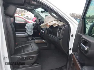 2020 GMC Sierra 1500 Denali z VIN 3GTU9FELXLG371258, wystawiony jako IAAI lot #41303490 z przebiegiem 63 571 mil mil oraz . Historia ofert i sprzedaży dostępna na DreamBid. Obrazek 5.