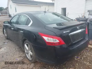 2009 Nissan Maxima S z VIN 1N4AA51E49C814792, wystawiony jako IAAI lot #42361879 z przebiegiem 284 213 mil mil oraz . Historia ofert i sprzedaży dostępna na DreamBid. Obrazek 3.