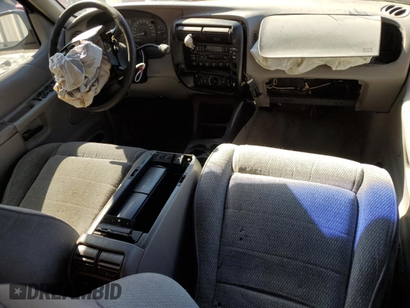 1997 Ford Explorer XLT with VIN 1FMDU32P9VZA40058, listed as a Copart auction lot 43560445 with 162,932 mi miles and Salvage title. Bid and sale history available at DreamBid. Image 8.