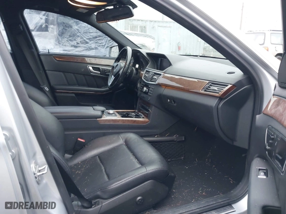 2012 Mercedes-Benz E-Class E 350 Luxury with VIN WDDHF5KB4CA618729, listed as a IAAI auction lot 41074382 with 115,060 mi miles. Bid and sale history available at carsss.com. Image 5.