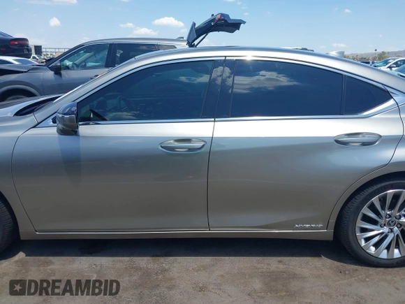 2021 Lexus ES 300h Luxury with VIN 58AEA1C15MU008479, listed as a IAAI auction lot 42638671 with 44,845 mi miles and . Bid and sale history available at DreamBid. Image 15.