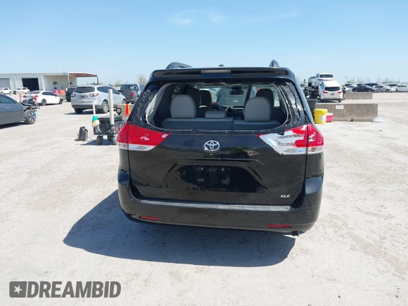2013 Toyota Sienna XLE AAS z VIN 5TDYK3DC6DS340954, wystawiony jako IAAI lot #41883676 z przebiegiem 190 812 mil mil oraz . Historia ofert i sprzedaży dostępna na DreamBid. Obrazek 16.