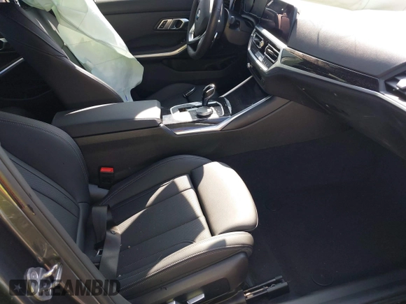 2022 BMW 3 Series 330i xDrive z VIN 3MW5R7J07N8C64295, wystawiony jako IAAI lot #40148967 z przebiegiem 25 356 mil mil oraz . Historia ofert i sprzedaży dostępna na DreamBid. Obrazek 5.