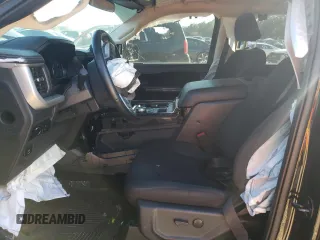 2023 Ford Expedition z VIN 1FMJU1F80PEA18857, wystawiony jako Copart lot #46926125 z przebiegiem Nie podano mil oraz Szkoda całkowita • Salvage title. Historia ofert i sprzedaży dostępna na DreamBid. Obrazek 7.