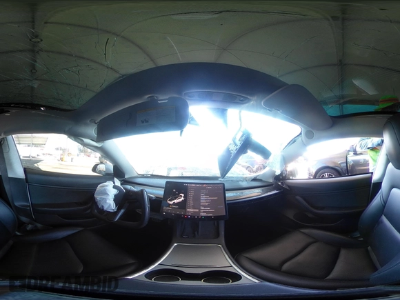 2018 Tesla Model 3 Long Range Battery z VIN 5YJ3E1EB3JF187543, wystawiony jako IAAI lot #41879169 z przebiegiem 74 144 mil mil oraz . Historia ofert i sprzedaży dostępna na DreamBid. Obrazek 19.