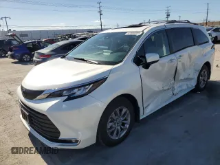 2021 Toyota Sienna XLE with VIN 5TDYRKEC2MS027386, listed as a Copart auction lot 47800305 with 56,000 mi miles and Salvage Title. Bid and sale history available at DreamBid. Image 1.