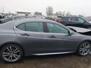 2020 Acura TLX w/Technology Pkg with VIN 19UUB2F42LA003192, listed as a IAAI auction lot 41482802 with 34,995 mi miles. Bid and sale history available at carsss.com. Image 13.