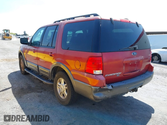 2005 Ford Expedition Special Service with VIN 1FMFU16575LA44568, listed as a IAAI auction lot 42056038 with 83,586 mi miles. Bid and sale history available at carsss.com. Image 3.