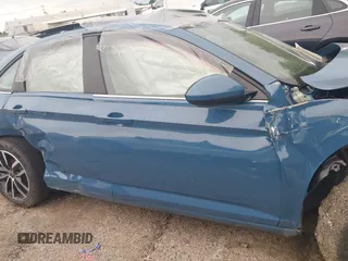 2025 Volkswagen Jetta SE z VIN 3VW7X7BU0SM043351, wystawiony jako IAAI lot #42188268 z przebiegiem 3 643 mil mil oraz . Historia ofert i sprzedaży dostępna na DreamBid. Obrazek 13.