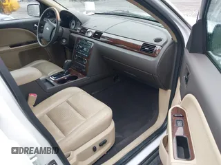 2008 Ford Taurus Limited with VIN 1FAHP25W98G158112, listed as a IAAI auction lot 41992172 with 300,719 mi miles. Bid and sale history available at carsss.com. Image 5.
