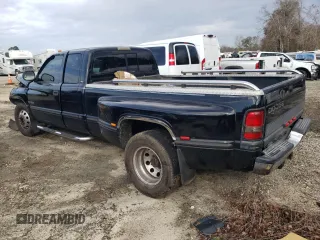 1998 Dodge Ram 3500 with VIN 1B7MC33D3WJ140586, listed as a Copart auction lot 82526774 with 0 mi miles and Salvage Title. Bid and sale history available at carsss.com. Image 3.