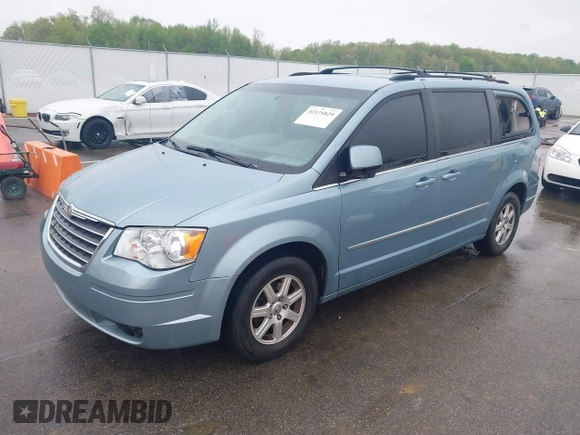2010 Chrysler Town & Country Touring z VIN 2A4RR5D13AR456900, wystawiony jako IAAI lot #42125829 z przebiegiem 251 276 mil mil oraz . Historia ofert i sprzedaży dostępna na DreamBid. Obrazek 17.