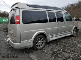 2018 GMC Savana Cargo Van with VIN 1GTW7AFG9J1326617, listed as a Copart auction lot 52071285 with 32,996 mi miles and Salvage Title. Bid and sale history available at carsss.com. Image 3.