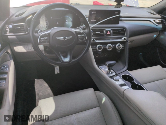 2022 Genesis G70 2.0T z VIN KMTG34TA2NU095874, wystawiony jako Copart lot #56803375 z przebiegiem 61 492 mil mil oraz Szkoda całkowita • Salvage title. Historia ofert i sprzedaży dostępna na DreamBid. Obrazek 8.