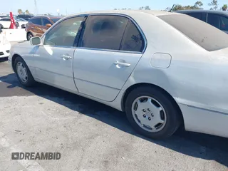 2002 Lexus LS 430 z VIN JTHBN30F920082070, wystawiony jako IAAI lot #42311881 z przebiegiem 237 169 mil mil oraz . Historia ofert i sprzedaży dostępna na DreamBid. Obrazek 6.