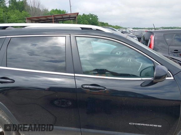 2018 Jeep Cherokee Limited с VIN 1C4PJMDB5JD516024, выставлен на аукционе IAAI как лот 42156933 с пробегом 159 761 миль миль и . История ставок и продаж доступна на DreamBid. Изображение 13.