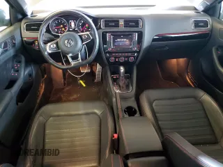 2017 Volkswagen Jetta GLI z VIN 3VW4T7AJ7HM327526, wystawiony jako Copart lot #52936635 z przebiegiem 41 036 mil mil oraz Szkoda całkowita • Salvage title. Historia ofert i sprzedaży dostępna na DreamBid. Obrazek 8.