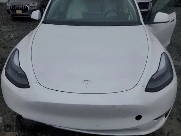 2024 Tesla Model Y Long Range с VIN 7SAYGDEE3RA283311, выставлен на аукционе Copart как лот 56925505 с пробегом Не указан миль и Списание • Salvage title. История ставок и продаж доступна на DreamBid. Изображение 11.