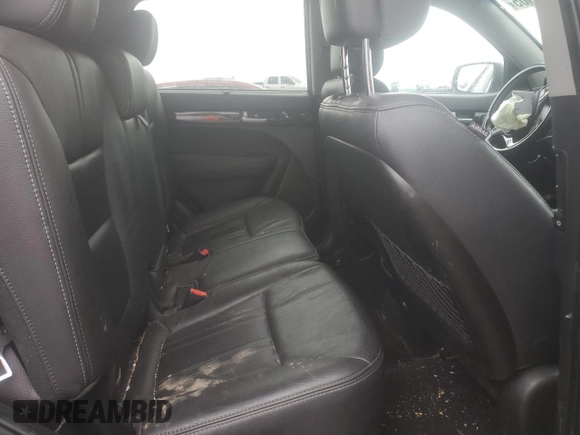 2015 Kia Sorento LX z VIN 5XYKTCA64FG636749, wystawiony jako Copart lot #54692105 z przebiegiem 141 739 mil mil oraz Szkoda całkowita • Salvage title. Historia ofert i sprzedaży dostępna na DreamBid. Obrazek 11.
