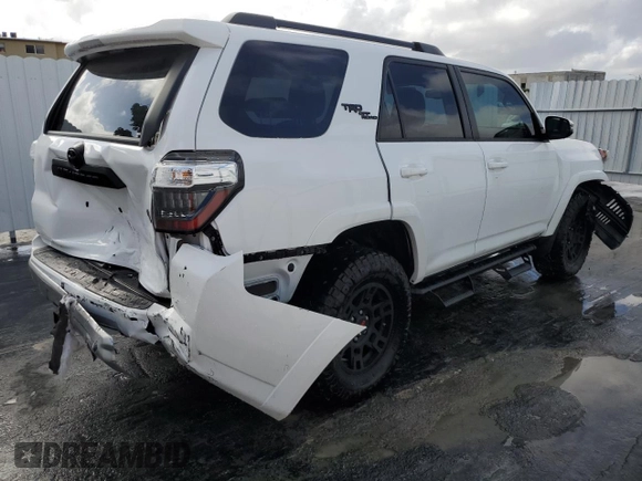 2024 Toyota 4Runner TRD Off Road with VIN JTERU5JR2R6291595, listed as a Copart auction lot 84260494 with 3,393 mi miles and Clean title. Bid and sale history available at DreamBid. Image 3.