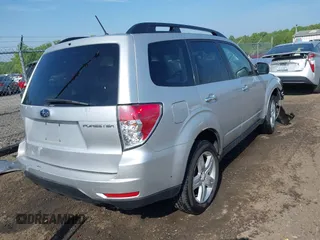 2009 Subaru Forester X with VIN JF2SH63699H720644, listed as a IAAI auction lot 42163727 with 141,503 mi miles and . Bid and sale history available at DreamBid. Image 4.
