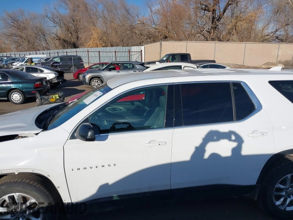2019 Chevrolet Traverse LS with VIN 1GNEVFKW4KJ242550, listed as a IAAI auction lot 41150105 with 139,480 mi miles. Bid and sale history available at carsss.com. Image 14.