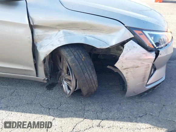 2020 Hyundai Elantra SEL z VIN 5NPD84LF0LH562957, wystawiony jako IAAI lot #42280413 z przebiegiem 88 505 mil mil oraz . Historia ofert i sprzedaży dostępna na DreamBid. Obrazek 6.