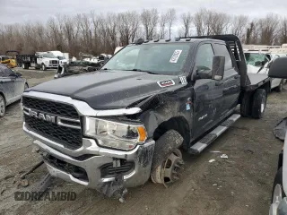 2020 Ram 3500 Tradesman with VIN 3C63RRGL8LG215835, listed as a Copart auction lot 43729025 with 222,314 mi miles and Salvage Title. Bid and sale history available at carsss.com. Image 1.