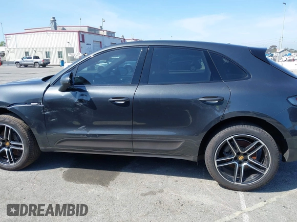 2020 Porsche Macan S z VIN WP1AB2A56LLB37384, wystawiony jako IAAI lot #41978154 z przebiegiem 56 718 mil mil oraz . Historia ofert i sprzedaży dostępna na DreamBid. Obrazek 14.