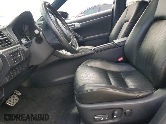 2013 Lexus CT 200h z VIN JTHKD5BH6D2158445, wystawiony jako Copart lot #56818005 z przebiegiem Nie podano mil oraz Szkoda całkowita • Salvage title. Historia ofert i sprzedaży dostępna na DreamBid. Obrazek 7.