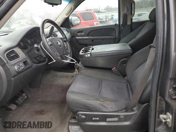 2010 Chevrolet Suburban LS with VIN 1GNUCHE0XAR246347, listed as a Copart auction lot 43145465 with 219,584 mi miles and Salvage Title. Bid and sale history available at carsss.com. Image 7.