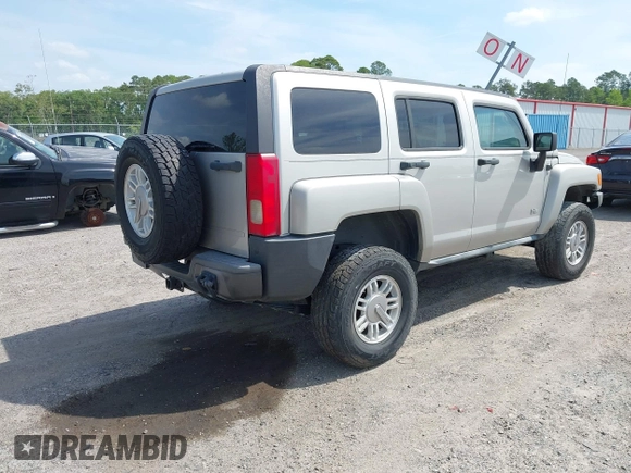 2007 Hummer H3 SUV z VIN 5GTDN13E178220977, wystawiony jako IAAI lot #42103127 z przebiegiem 121 449 mil mil oraz . Historia ofert i sprzedaży dostępna na DreamBid. Obrazek 4.