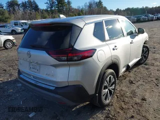 2022 Nissan Rogue SV with VIN 5N1BT3BB3NC708485, listed as a IAAI auction lot 40976033 with 87,517 mi miles. Bid and sale history available at carsss.com. Image 4.
