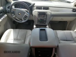 2011 Chevrolet Avalanche LT z VIN 3GNTKFE30BG209600, wystawiony jako Copart lot #59156275 z przebiegiem 213 396 mil mil oraz Czysty tytuł • Clean title. Historia ofert i sprzedaży dostępna na DreamBid. Obrazek 8.