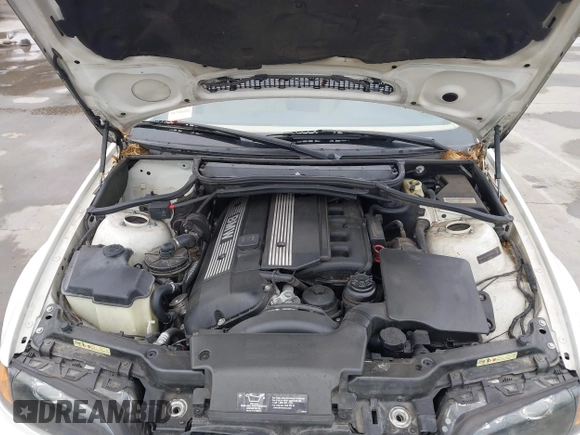2005 BMW 3 Series 325i with VIN WBAEV33495KX09686, listed as a IAAI auction lot 42040947 with 125,221 mi miles and . Bid and sale history available at DreamBid. Image 10.