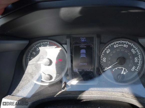 2018 Toyota Tacoma SR5 with VIN 3TMAZ5CN0JM077058, listed as a IAAI auction lot 41685472 with NaN miles. Bid and sale history available at carsss.com. Image 16.
