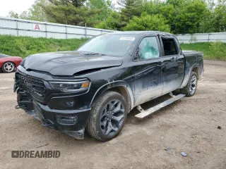 2022 Ram 1500 Limited z VIN 1C6SRFHM8NN271687, wystawiony jako Copart lot #57150965 z przebiegiem 48 315 mil mil oraz Czysty tytuł • Clean title. Historia ofert i sprzedaży dostępna na DreamBid. Obrazek 1.