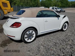 2019 Volkswagen Beetle S с VIN 3VW5DAAT6KM501562, выставлен на аукционе Copart как лот 57631785 с пробегом Не указан миль и Списание • Salvage title. История ставок и продаж доступна на DreamBid. Изображение 3.