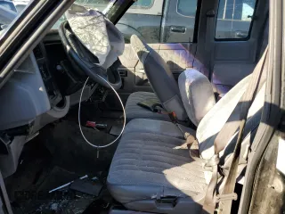 1994 Dodge Dakota z VIN 1B7GL23X8RW148921, wystawiony jako Copart lot #42758895 z przebiegiem 223 519 mil mil oraz Szkoda całkowita • Salvage title. Historia ofert i sprzedaży dostępna na DreamBid. Obrazek 7.