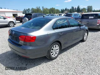 2013 Volkswagen Jetta SE with VIN 3VWDP7AJ3DM372896, listed as a IAAI auction lot 42520685 with 127,143 mi miles and . Bid and sale history available at DreamBid. Image 4.
