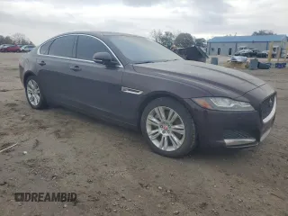 2017 Jaguar XF 35t Premium with VIN SAJBD4BV1HCY27546, listed as a Copart auction lot 86056234 with 102,932 mi miles and Clean Title. Bid and sale history available at carsss.com. Image 4.