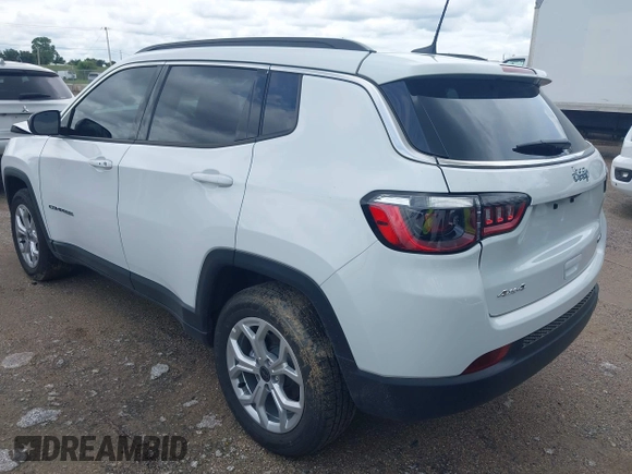 2025 Jeep Compass Latitude с VIN 3C4NJDBN5ST597722, выставлен на аукционе IAAI как лот 42499155 с пробегом 1 663 миль миль и . История ставок и продаж доступна на DreamBid. Изображение 3.