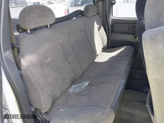 2006 Chevrolet Silverado 1500 LT1 with VIN 1GCEC19VX6Z261903, listed as a IAAI auction lot 41552645 with 330,838 mi miles. Bid and sale history available at carsss.com. Image 8.