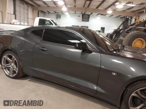 2018 Chevrolet Camaro 2SS with VIN 1G1FH1R76J0190616, listed as a IAAI auction lot 41595815 with 33,084 mi miles and . Bid and sale history available at DreamBid. Image 13.