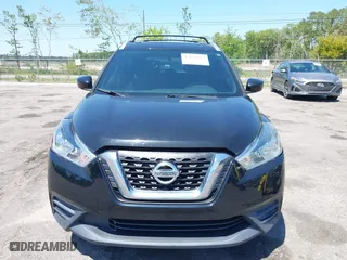 2018 Nissan Kicks SV with VIN 3N1CP5CU6JL533630, listed as a IAAI auction lot 42042097 with 165,299 mi miles. Bid and sale history available at carsss.com. Image 6.